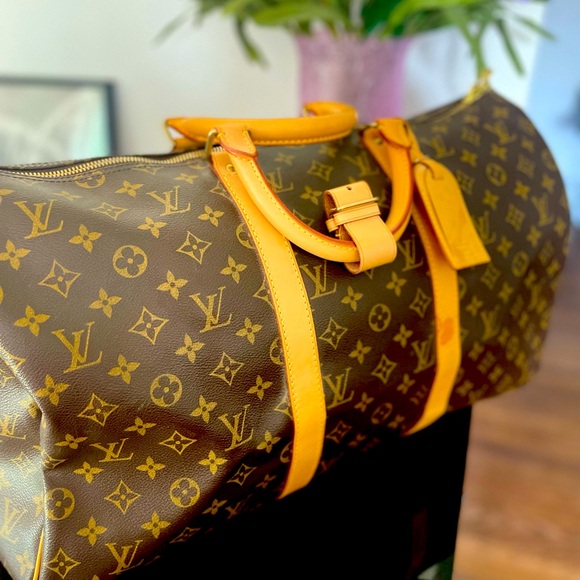 Auotentic Louis Vuitton travel bag - Picture 1 of 7